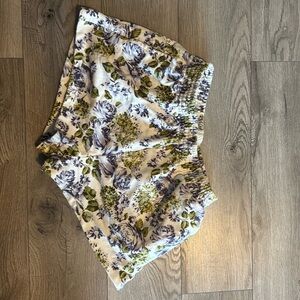Levi floral shorts